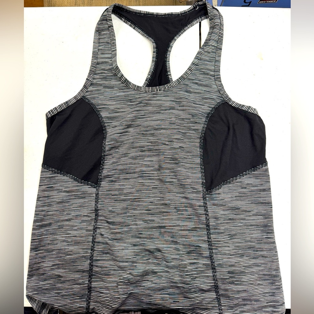 Women’s active tank top - size petite medium